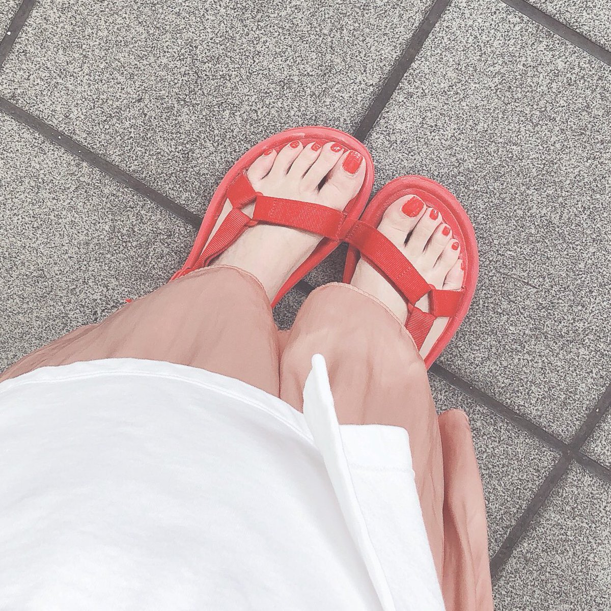 تويتر Color Sすずきあい على تويتر ゴンチャも赤いしサンダルとペディキュアも赤 T Co 69v4m8f4pb تويتر Color Sすずきあい على تويتر ゴンチャも赤いしサンダルとペディキュアも赤 T Co 69v4m8f4pb