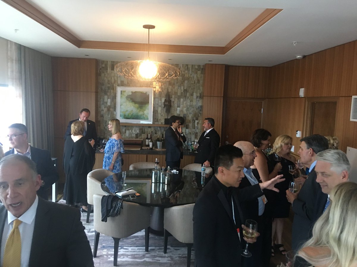 DSAssn's tweet photo. A delightful evening was had by all as @DSAPresident Joe Mariano hosted DSA member company CEOs at a private reception before tonight's Awards Gala. We look forward to sharing all the winners with you soon! #DSAForward https://t.co/SZDdcgpltC
