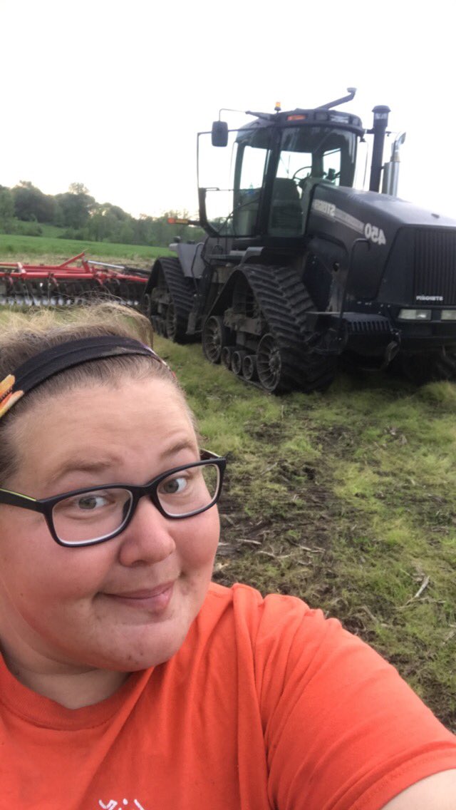 DryerDaniela's tweet photo. Well started the day spreading fertilizer the. Switch to discing!! Hopefully we can keep planting tomorrow! #cabview #planting2019 https://t.co/4rvf8SWpOK