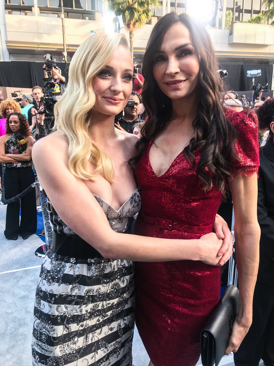 Seeing double. 🔥 #FamkeJanssen #DarkPhoenix