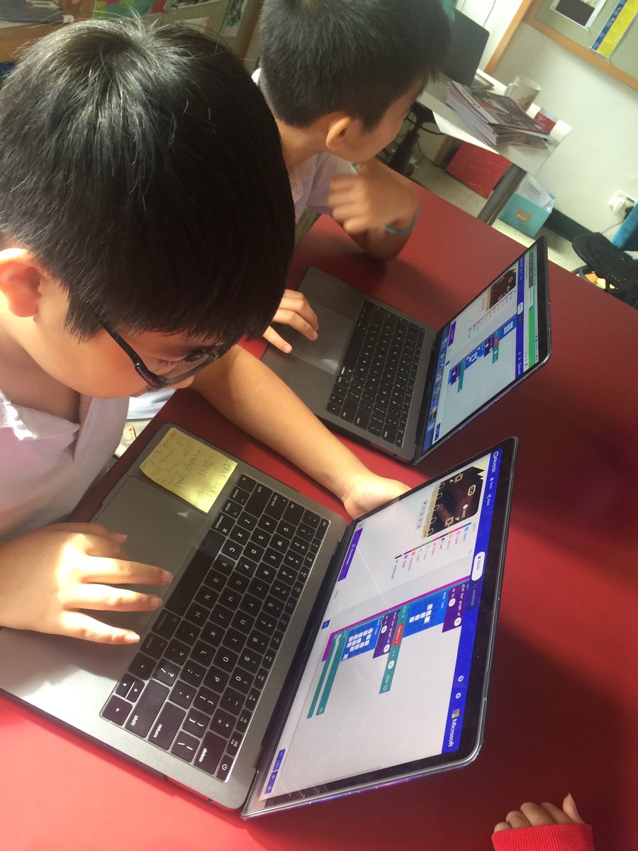 RebeccaTupling's tweet photo. Connecting a math skill (probability) with tech skills (coding and micro:bit) to teach transdisciplinary. Thank you @ConductiveMusic for co-teaching this lesson! #cdnisls #microbit #coding  #rockpaperscissorsgame https://t.co/twG9rc40D6