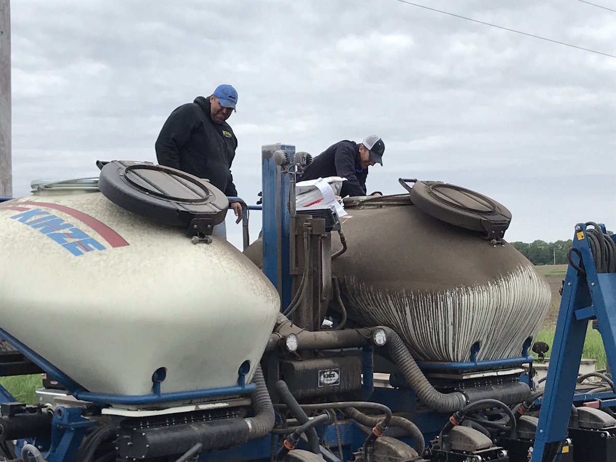StutsmanAg's tweet photo. Seed tenders and equipment for customer work to help our Ag community have been running non stop - #Plant19 has been challenging but progress is being made! https://t.co/LlK9rwfEhm