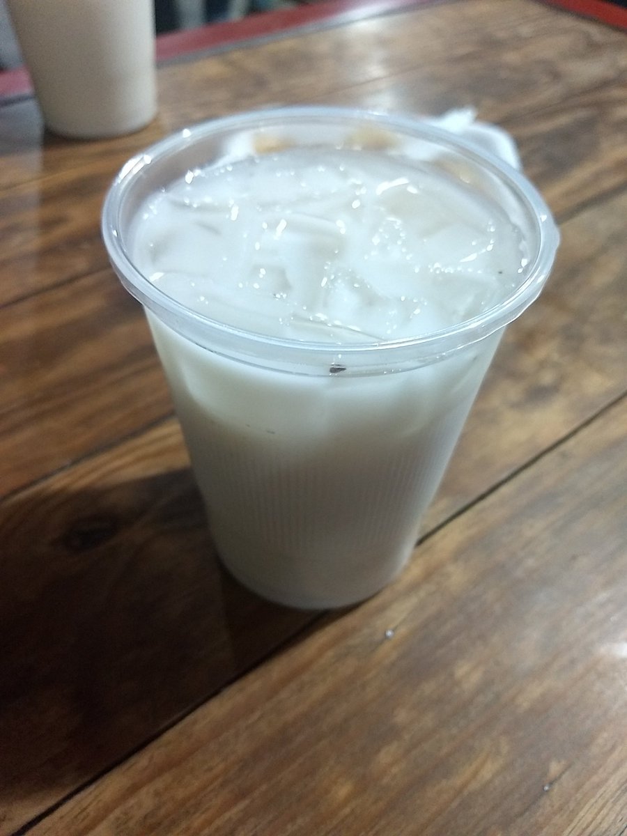 AlanPuckett's tweet photo. Gustas? @elguzii Horchata de la buena. https://t.co/Jp8iKSKw2a