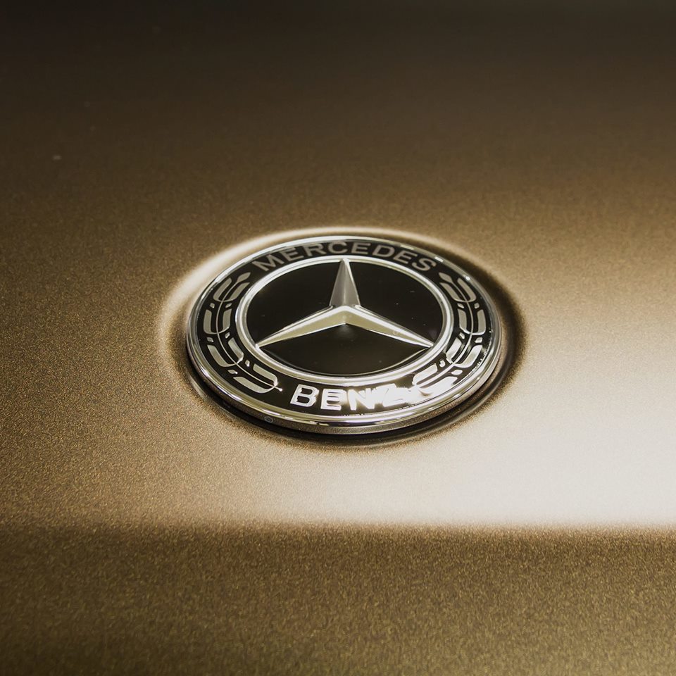 MercedesAMG's tweet photo. 40 years of iconic shapes and always outfitted in fresh colors. What do you think of this Citrine Brown Magno finish that we found at the @MercedesBenz Kundencenter? #StrongerThanTime

[Mercedes-AMG G 63 | Csn: 13.1 l/100km | CO2: 299 g/km] https://t.co/KWKZpv4Ghe