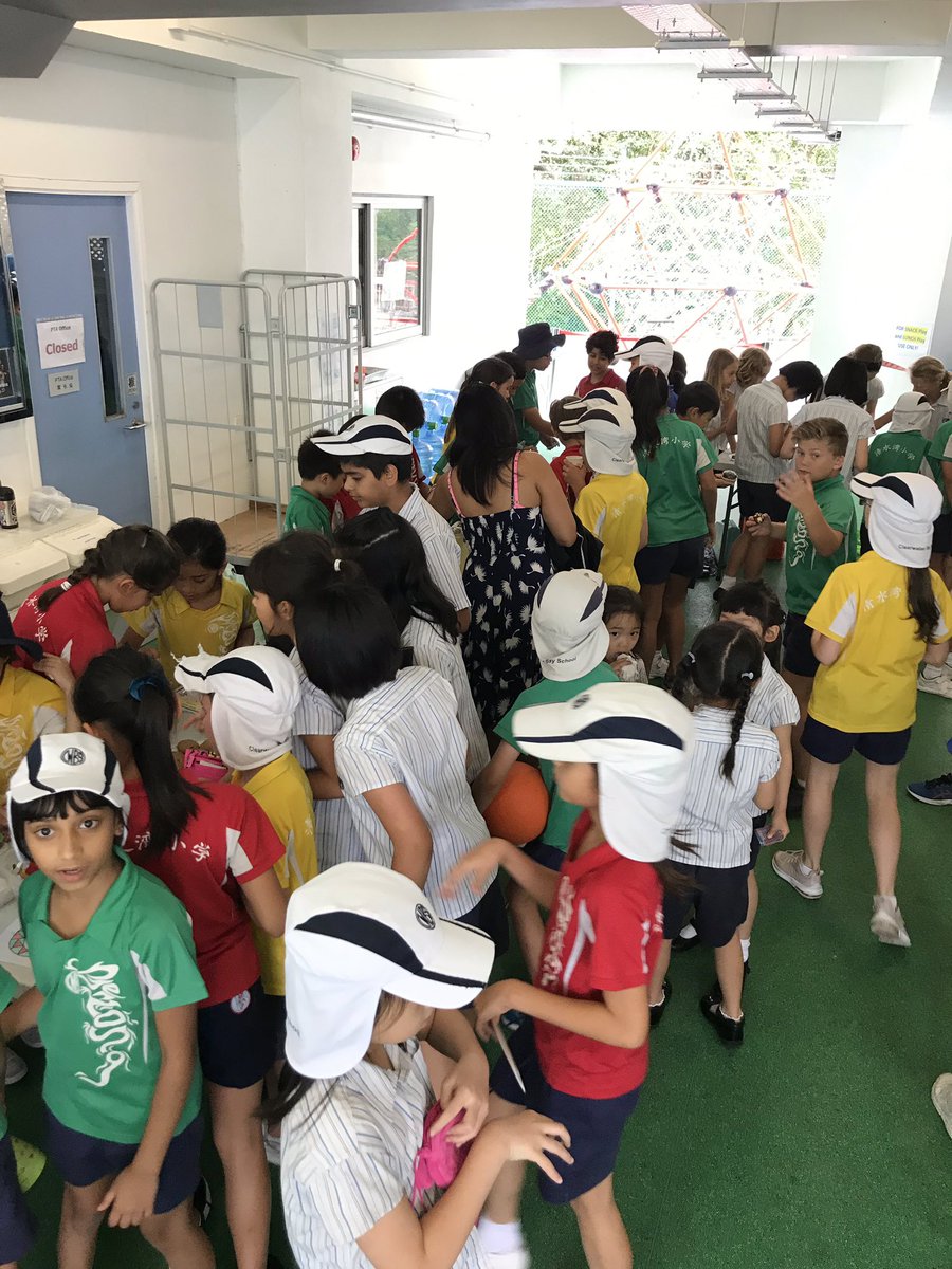 cwbslibrary's tweet photo. Heifer Read to Feed Fundraising Sale at CWBS today #pyp #action https://t.co/ArDgF6FFs4