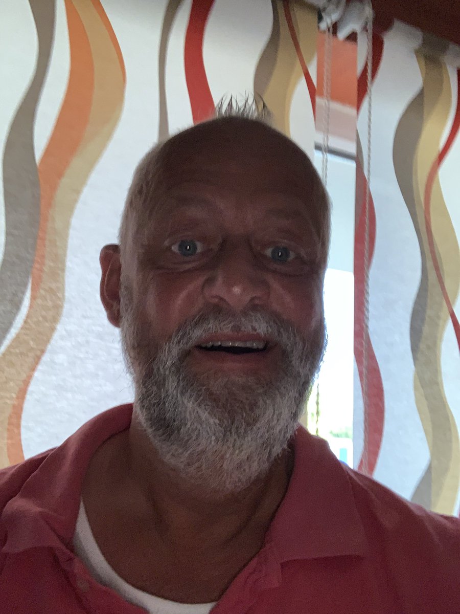 Ueffcken's tweet photo. Auf in den sonnigen Tag und ab den 02.09.2019 haben wir von #Elementmedia #100%StadtwerkeSchwerte auch #Glasfaser 💪🍾🎶 in unserer Straße! 🔴😇🔆 https://t.co/SGh2E4oDHJ