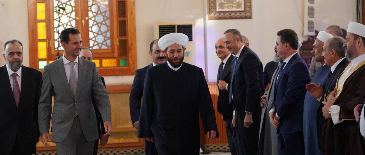 ahmadalissa's tweet photo. #SYRIA🇸🇾: President #Assad performs the #Eid prayers at the Hafez-Assad Mosque in #Damasus. Happy Eid Mr. President, Happy Eid Syria! Happy Eid, true friends of Syria!
#FromSyria https://t.co/fQNIYHK8dt