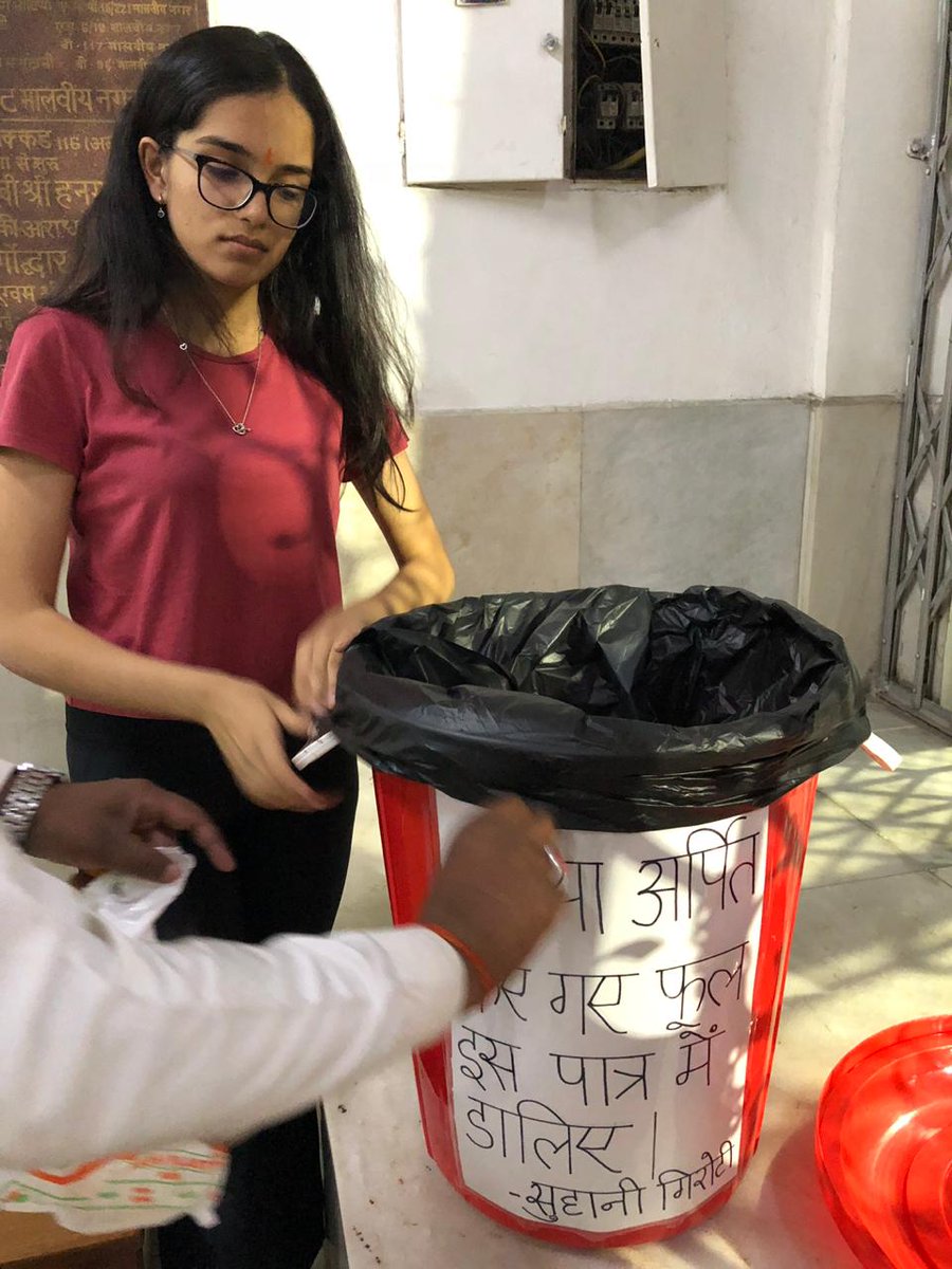 AILFoundation's tweet photo. Suhanee Giroti (Student - SR School, Delhi) has started her contribution towards spreading awareness that how v can stop flower waste going 2 landfills.Suhanee is aiming that we will be increasing the quantity of waste by collecting more. We appreciate your contribution, Suhanee. https://t.co/wycUWWCriy