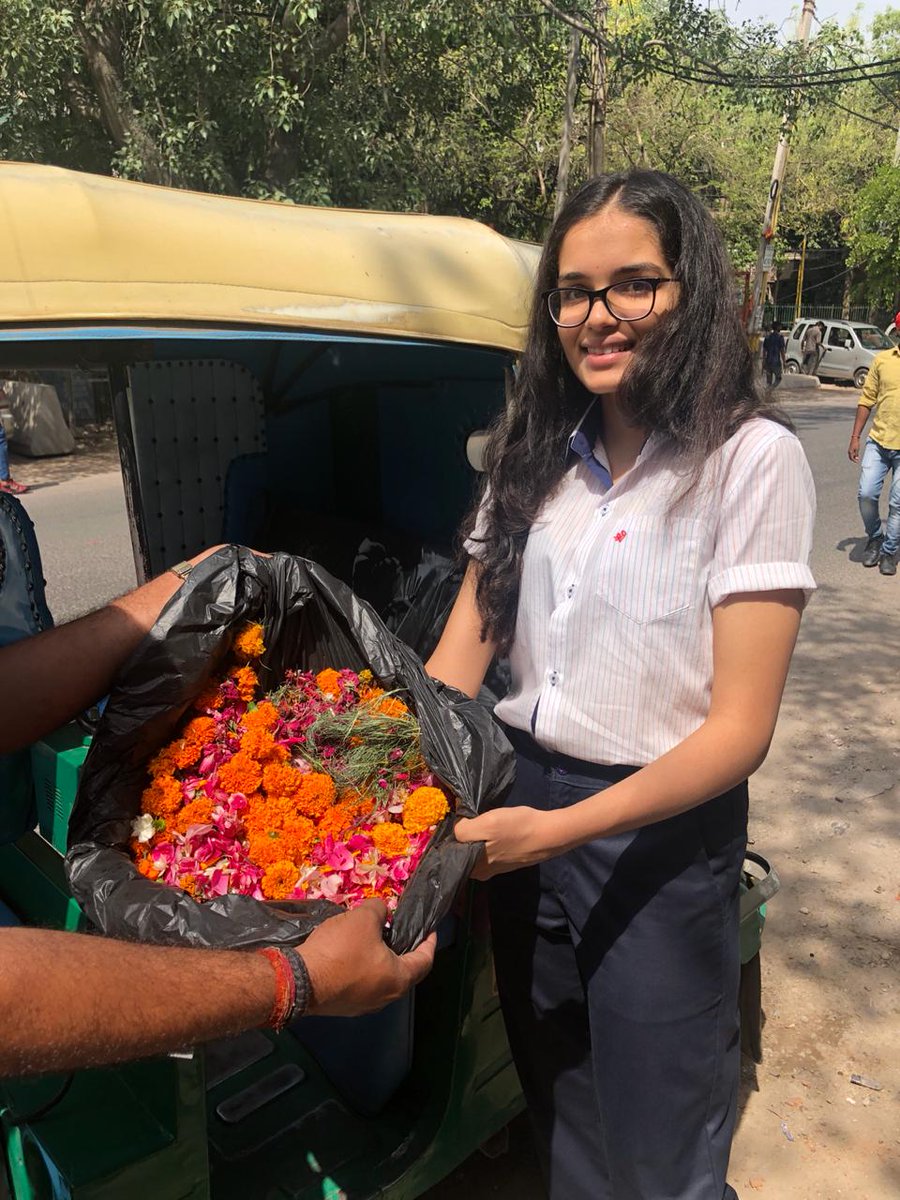AILFoundation's tweet photo. Suhanee Giroti (Student - SR School, Delhi) has started her contribution towards spreading awareness that how v can stop flower waste going 2 landfills.Suhanee is aiming that we will be increasing the quantity of waste by collecting more. We appreciate your contribution, Suhanee. https://t.co/wycUWWCriy