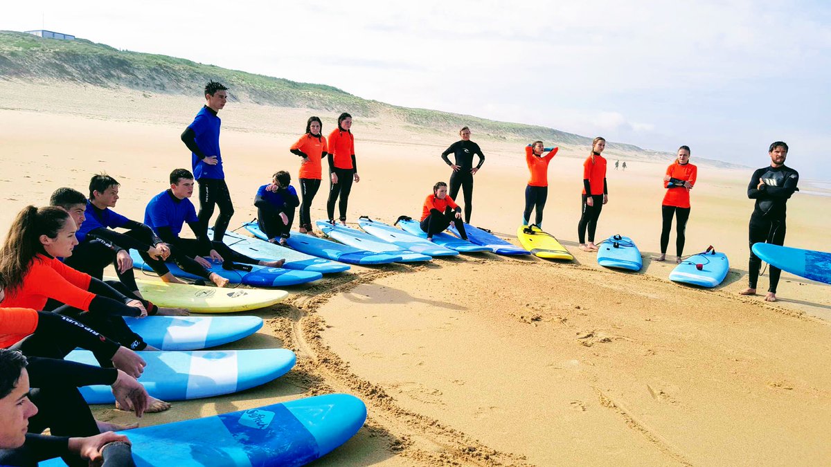 LpoA_Fournier32's tweet photo. Deuxième jour de #Stage de #SURF pour les #Secondes #OptionEPS à #VieuxBoucau ! @LpoA_Fournier32 de #Mirande. Temps magnifique, soleil et #vagues ! occasion aussi d'une Sensibilisation à l'environnement ! #ParcoursCitoyen #Plage #Beach #Sea #Sensations #Bac2021 #OptionSPORT https://t.co/C1T7A1jeNh