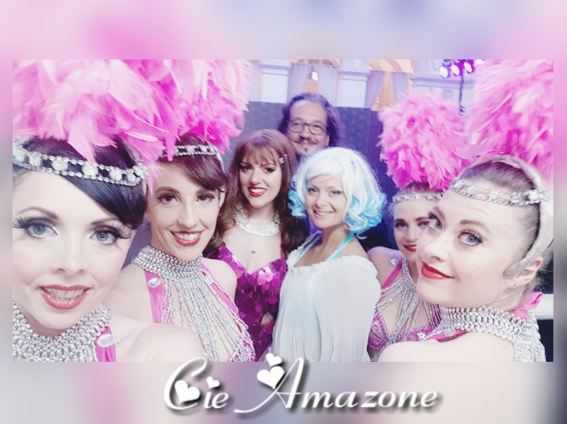 AmazoneCompagny's tweet photo. Un peu de partage... Du palais de la Bourse..
Merci aux Talentueux artistes <3
#cieamazone #compagnieamazone #Bordeaux #artistsontwitter #ShowUsYourBuilds
#ShowtimeFirstDayHigh #cabaret #spectacle #Eventos #prestige #luxe #SPIRIT #smile #Circus #Dance #instagramers #EVENEMENT https://t.co/ECyhpI8N1a