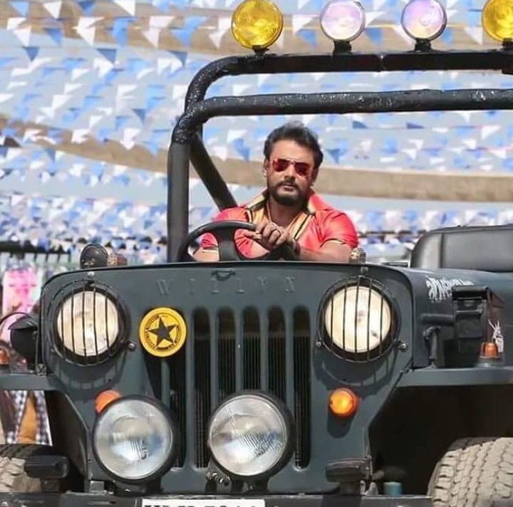 dboss_abhimani's tweet photo. BOSS  is on the way😎🤘
#RoberrtThemePoster 
#RoberrtThemePoster 
#boss https://t.co/2QBHEqiq9t