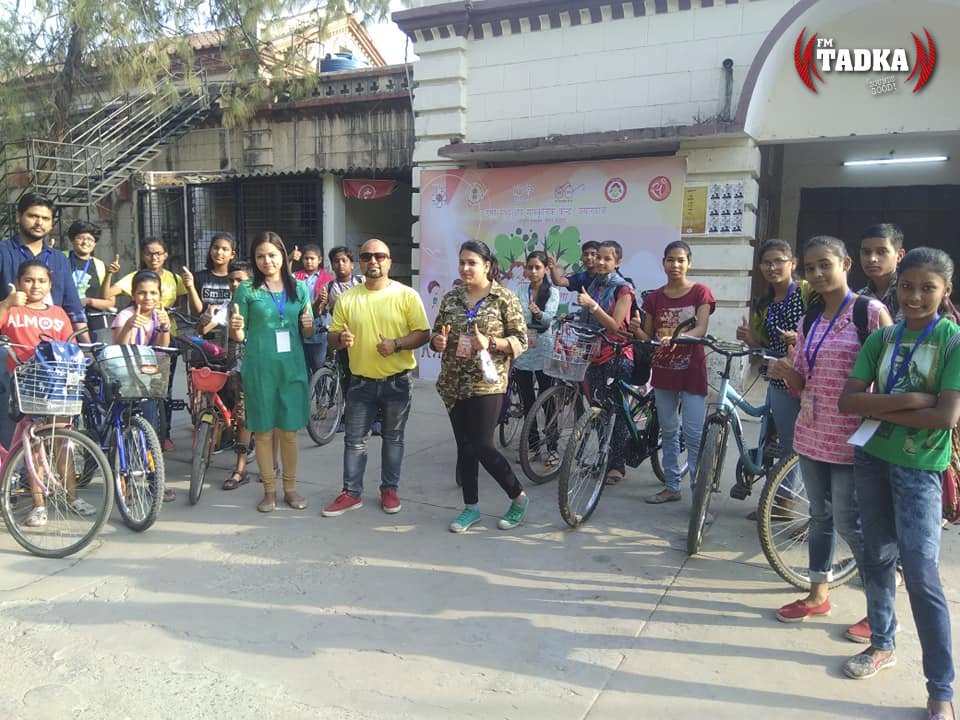fm_tadka's tweet photo. #CyclePe #WorldEnvironmentDay Contribute to save the Environment. @NCZCC
Kyunki Sochenge to badlega. #OnethoughtOneChange.
Tadka ka Ladka @TadkaRJRahul.
#Nczcc #WorldEnvironmentDay2019
#FMTadka #SoundsGood #PrayagrajLocal https://t.co/kNcJhujS0a