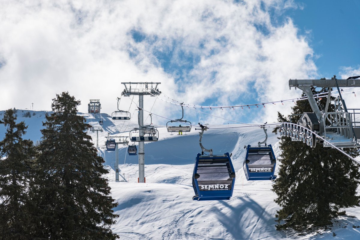 POMA_ropeways's tweet photo. Le Semnoz ose le Telemix !
Le #Telemix du #Belvédère est venu soutenir les ambitions de la station, notamment soucieuse de diversifier son offre 4 saisons.
Un secteur désormais accessible au plus grand nombre en un temps de trajet divisé par 2
https://t.co/lKVQSC4sV2 https://t.co/8j3a0B10Vg
