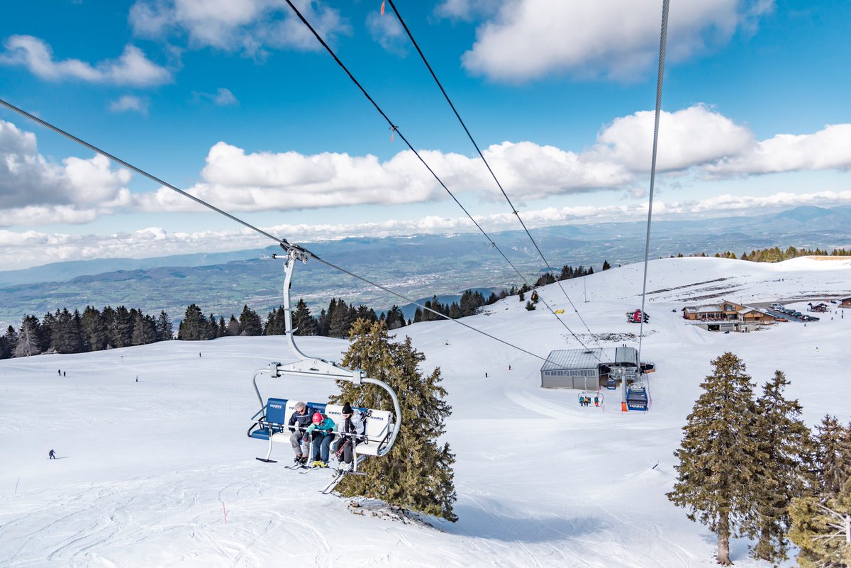 POMA_ropeways's tweet photo. Le Semnoz ose le Telemix !
Le #Telemix du #Belvédère est venu soutenir les ambitions de la station, notamment soucieuse de diversifier son offre 4 saisons.
Un secteur désormais accessible au plus grand nombre en un temps de trajet divisé par 2
https://t.co/lKVQSC4sV2 https://t.co/8j3a0B10Vg