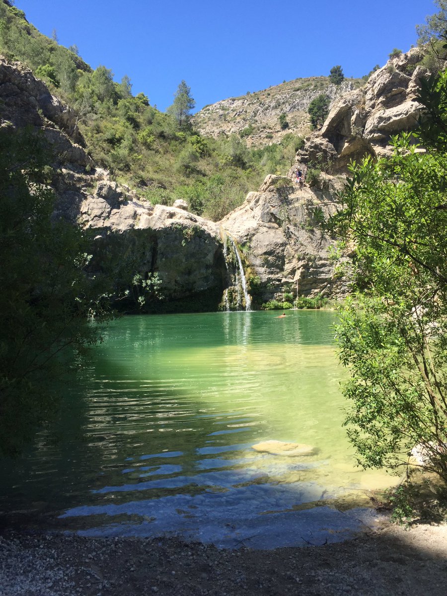 Hoy es el Día Mundial del Medio Ambiente, un buen momento para valorar la diversidad de nuestros paisajes y la importancia de conservarlos y protegerlos 🏝⛰💦
#DíaMundialdelMedioAmbiente 
📍 Barranc de L’Encantà en #Planes