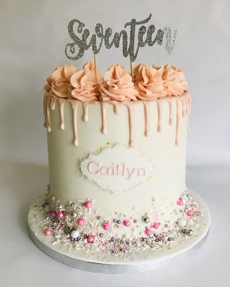 Kaur Bakers a X: "Caitlin's 17th birthday cake https://t.co/N0PVZaDnbQ" / X