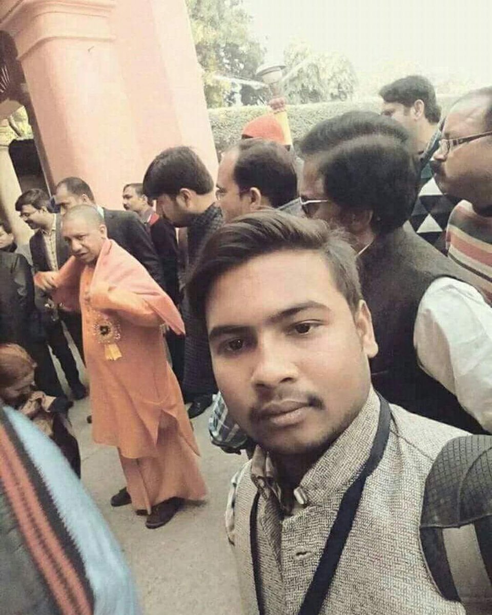 shashankp340's tweet photo. उत्तर प्रदेश के #यशस्वी_मुख्यमंत्री_मा०आदित्यनाथ_योगी जी को जन्म दिन की बहुत बहुत हार्दिक शुभकामनाएं @myogiadityanath
#sp_ABP https://t.co/QTEuAn2hQM