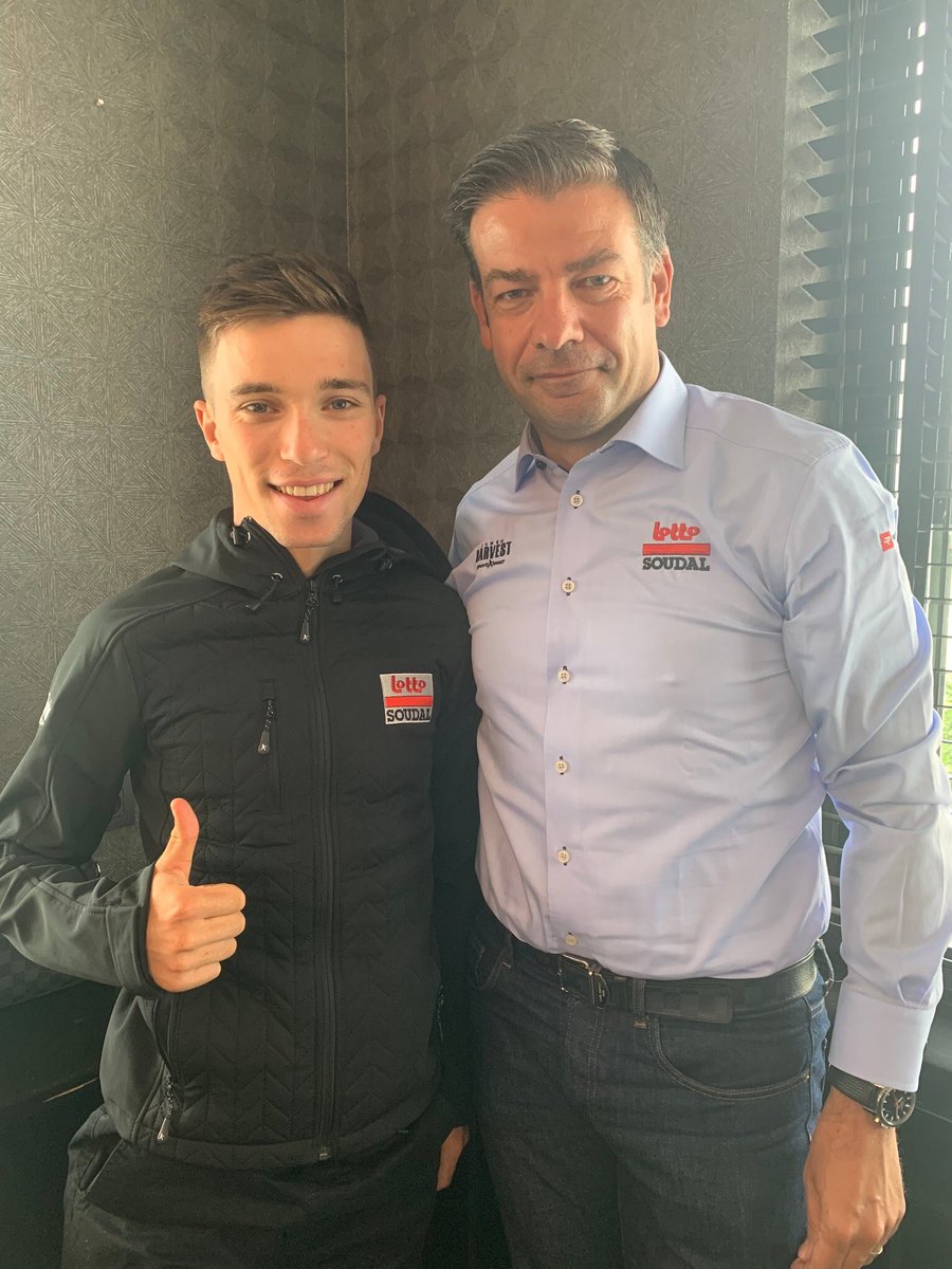 ✍️ Happy to extend my contract with @lotto_soudal for two seasons. Many thanks for the confidence to the whole staff. Hope to repay the team with good results 🤝 #CaptainsOfCycling