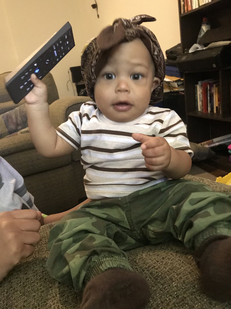 MistaLoc's tweet photo. Happy 1st birthday🎂🎉🎊🎁 to this little guy, mommy and daddy loves❤️ you, now have all the cake 🎂 and ice cream 🍦 you want son https://t.co/MFhwl1yfq2