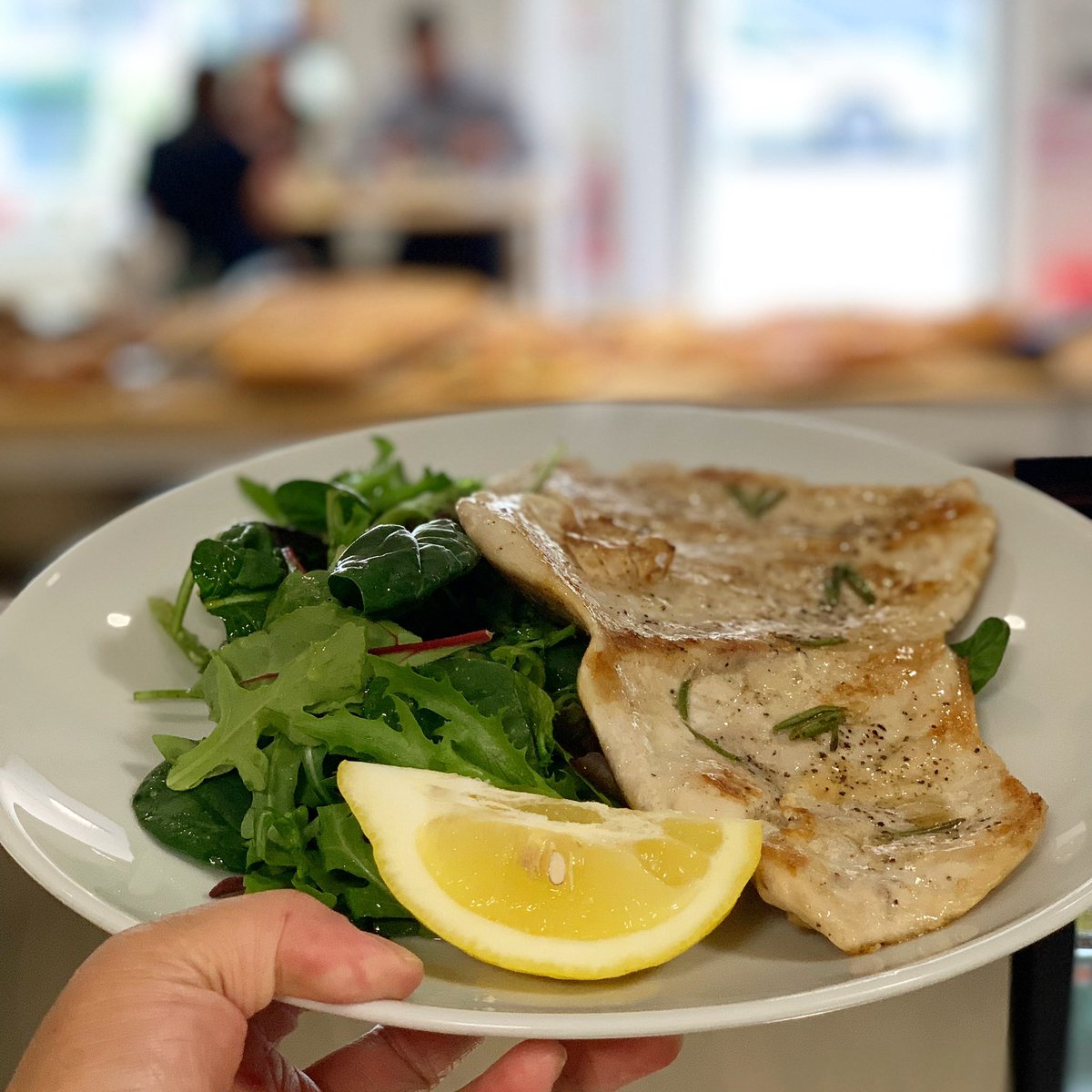 Loven Lunchers, it’s that Hot Eight time of the day. For £8 a hot pasta, fish or chicken dish and drink. 🍝🍗🐟 #lovenbakerycafewinebar