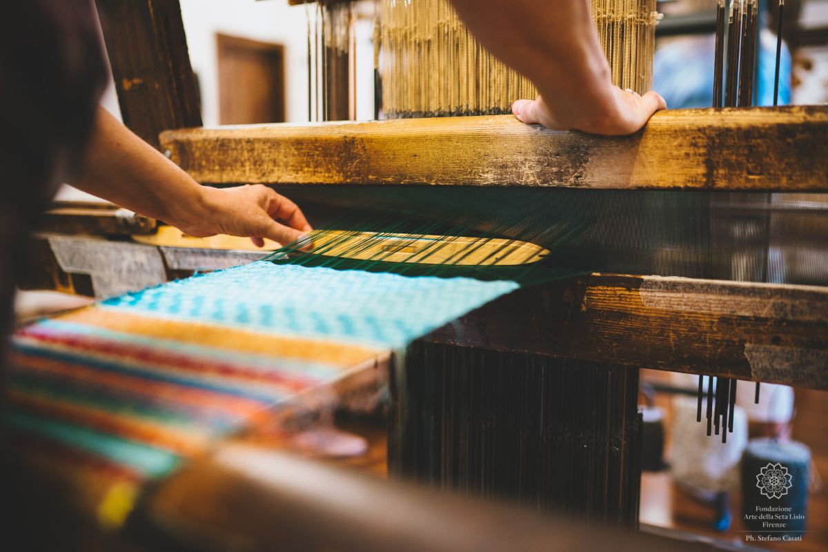 Arte_Seta_Lisio's tweet photo. Newsletter giugno-luglio 2019 - Conferenze, seminari, il "must" dei nostri corsi di progettazione e tessitura Jacquard e un'importante opportunità di formazione gratuita in scadenza... https://t.co/Pl1iRIoJAU https://t.co/LeADda3vyI