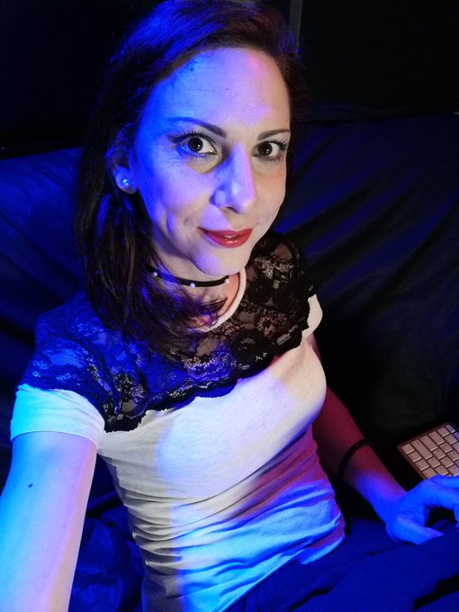 Online now!!! On Chaturbate ?
#transgirl #transgirls #tgirl #lizabelle #chaturbate  #camgirl  #camgirls