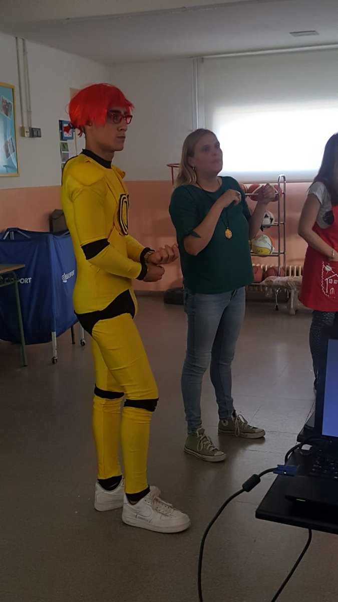 Emi_elPrat's tweet photo. Tanquem el primer curs @infadimed al #prat.
L'alumnat d'infantil ha gaudit molt amb la sorpresa i li han explicat al @capitavitamines quins aliments saludables els hi agrada menjar.
El proper curs Més!!
#17desetembre
#SAPDelta
@icscat
#ApCostaPonent
#pratpersones
#primariaICS https://t.co/tJ4NgNrlOQ