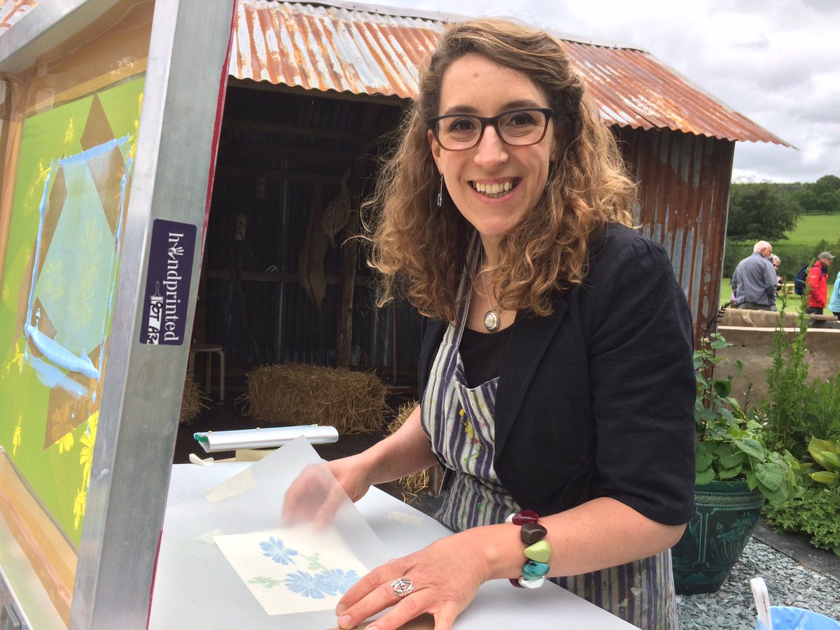Demonstrating her screen printing on the @HerveyBrookes #garden at #RHSChatsworth is <a href="/HannahMcVicar/">Hannah McVicar</a> <a href="/brewindolphin/">RBC Brewin Dolphin</a>