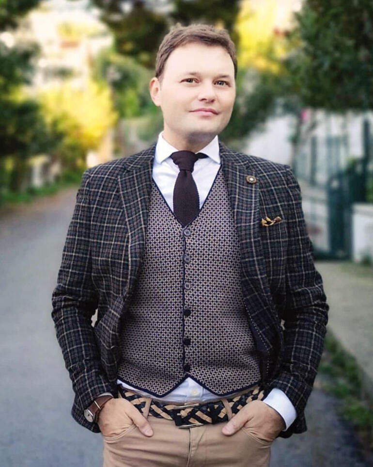 .<a href="/ArmanAyse/">Ayse Arman</a> '200 Adımda Ergenlik Rehberi'ni sordu, <a href="/kurt_omur/">Ömür Kurt</a> yanıtladı! "Bir ergen annesi olarak pek çok sorumun cevabını buldum..." hry.yt/4GJaU