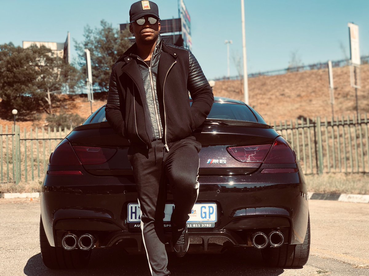 The dream is free, the hustle is sold separately! 

📸: @tanktherockstar