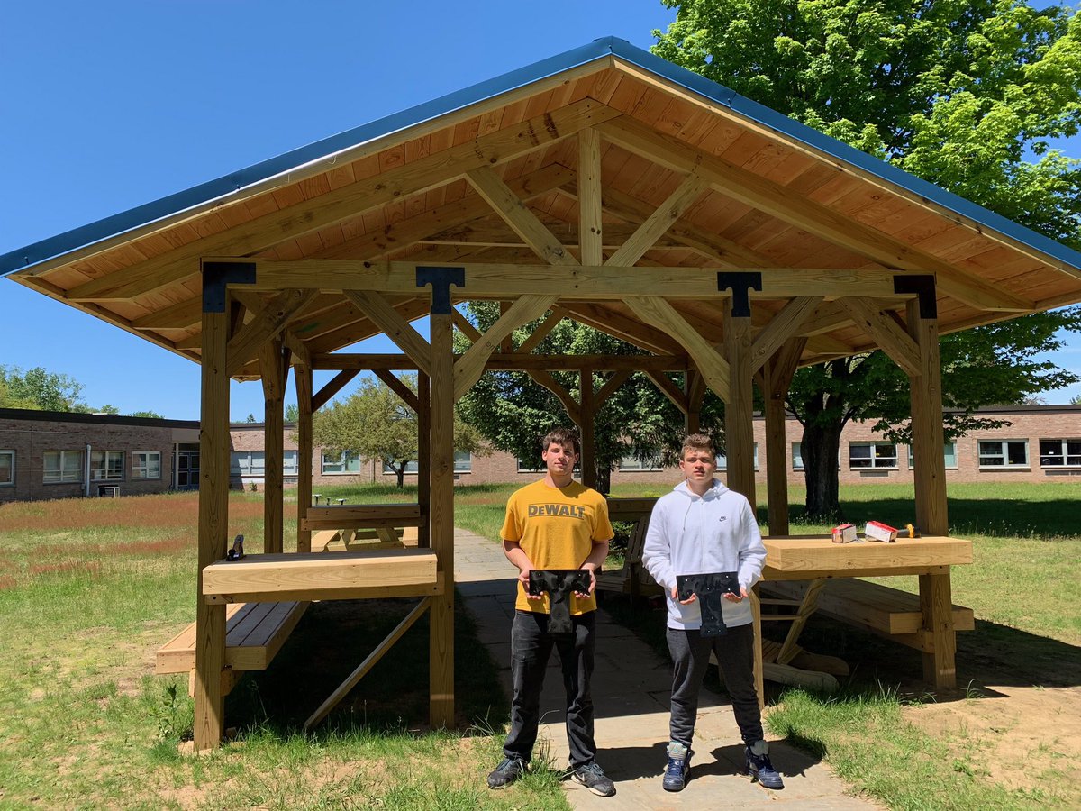 tuchrello's tweet photo. Mr. Widor helping the GeoTech class finish the Titan outdoor classroom! #GeoTech @ThomasTitans @WCSDProud @mikeroweworks https://t.co/NuCgQaAqfZ