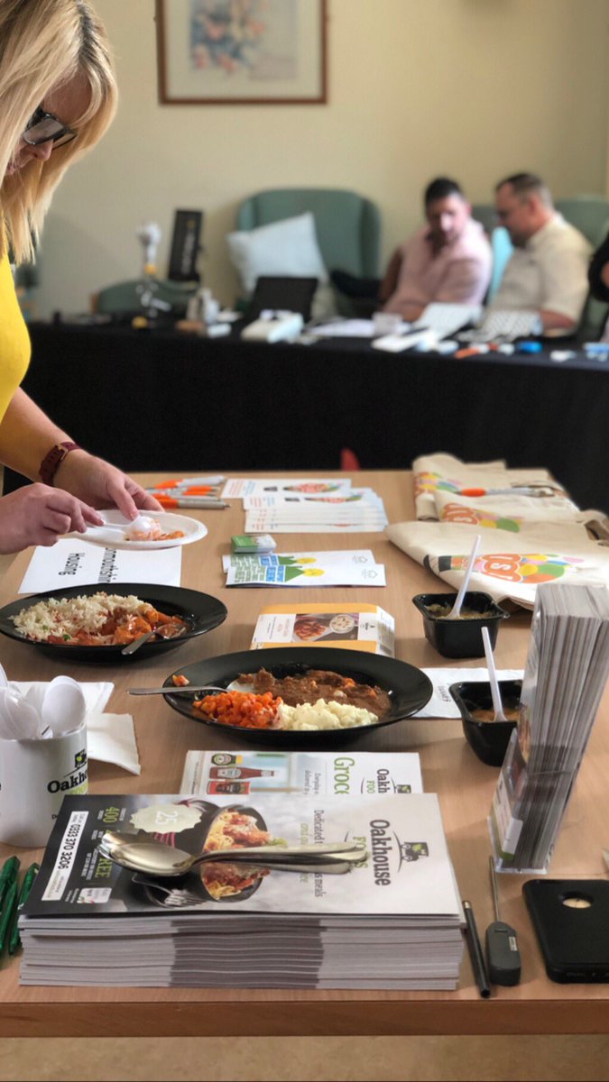 oakhouseSW's tweet photo. Today we’re in Chepstow Community Hospital as part of their Community Information Day!👨‍👩‍👧‍👦

We’re here along with other fantastic organisations that all make wonderful contributions to the community. 

Come along and try some cake!😉

#ChepstowCommunityHospital #OakhouseFoods https://t.co/xYQiPUrSrX