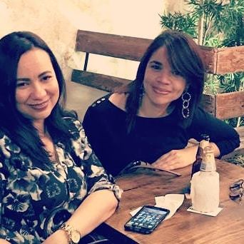Hoy celebro la  vida de la hermana que me dió la vida.  Mi comadrita del alma! <a href="/roxannamateo/">Roxanna Martinez</a> .. muchos años son, llenos de experiencias de todo tipo.  Hoy solo quiero pedir que lleguen a ti todas las cosas buenas que mereces.  Gracias por estar ahí y por ser!.. love you mi h…