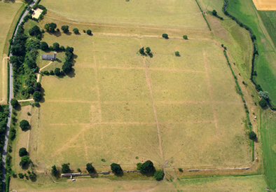 moreNorwich's tweet image. DIscover the Roman town (Venta Icenorum) that lies beneath the quiet fields at Caistor St. Edmund. 🆓tours take place every Sunday at 2:30pm until the end of September and on Wednesdays in August too!
Brochures about the #CaistorRomanProject from #Norwich TIC
@HeritageLotteryFund