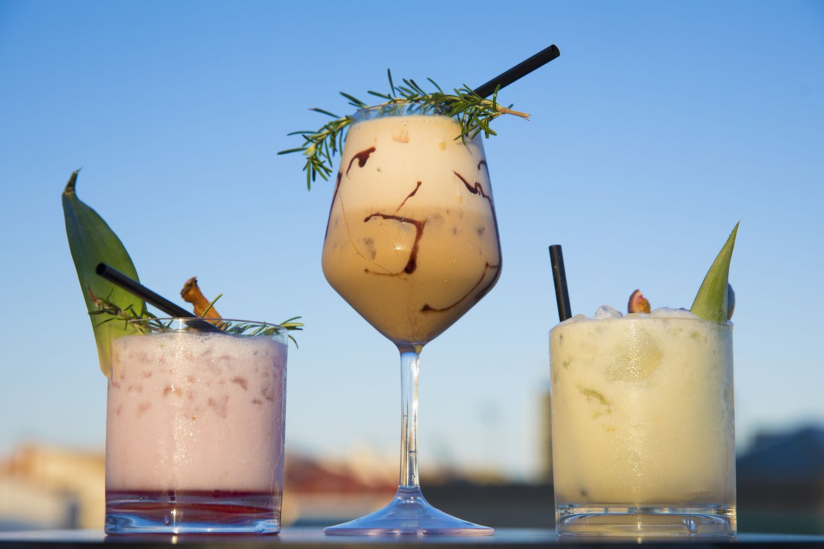 📣 Us presentem 1860, un licor d’arròs amb un toc cítric que el fa únic! 🌾🥛🍊
La presentació d’aquesta ampolla d’edició limitada va tindre lloc ahir a l'hotel Ohla Eixample de BCN, amb @FranLopezChef, del <a href="/XertaBarcelona/">Xerta Restaurant</a>, d'amfitrió.

Moltes gràcies a tots per assistir-hi! 🎉🍸