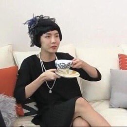 rikuttae's tweet photo. she aint happy w d tea sis https://t.co/ijJ3yqHxOZ