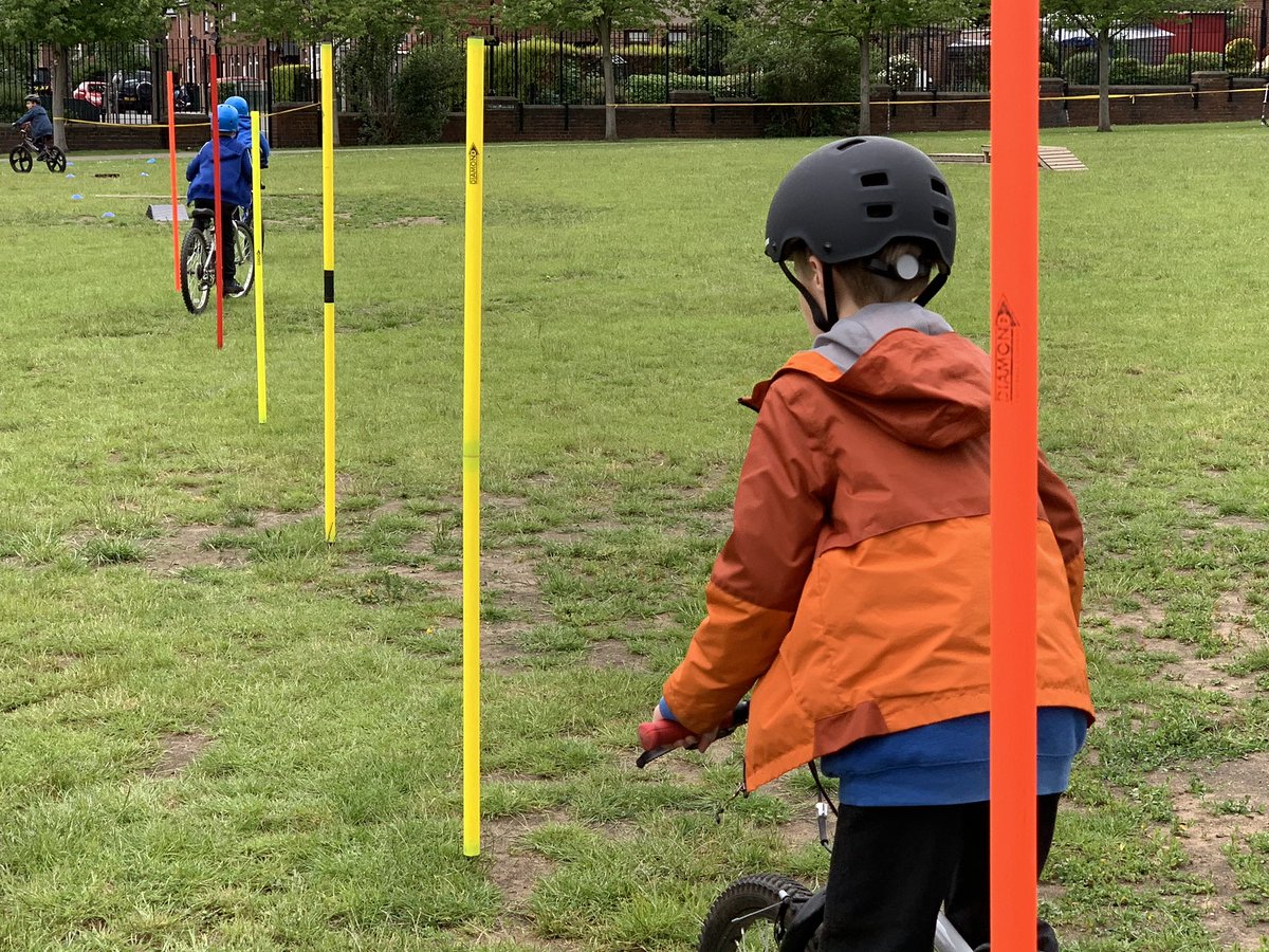 DomMcDermott's tweet photo. Wheelie Wednesday lunchtime treat at Hinde House Primary. Thanks @BritishCycling #movemoreschools #MoveMoreMonth19 https://t.co/sn0Yr5gVX6