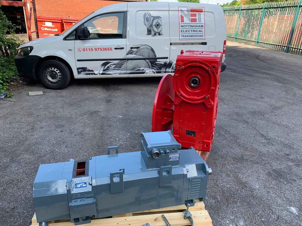 NETEng1's tweet image. This #Rossi MR C2I 250 OUO2V unit complete with 106.2KW Braked motor have both had a full overhaul ready to be re-installed onto a crane. Both units had a full bearing and seal change. All #gearbox and #motor #repairs carry our full 12 month parts and labour warranty.