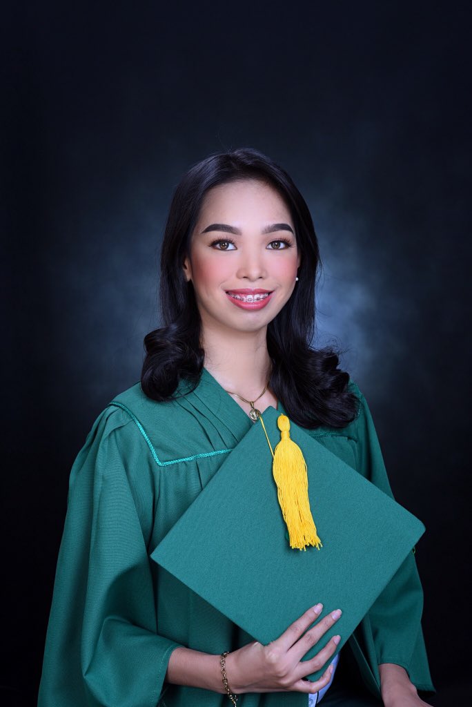 alicialandicho_'s tweet photo. βTo God be all the glory.β βπΌ
#FinallyIMadeIt ππ©π»βππ€
#NewProfilePic https://t.co/FkPXVTmtZo