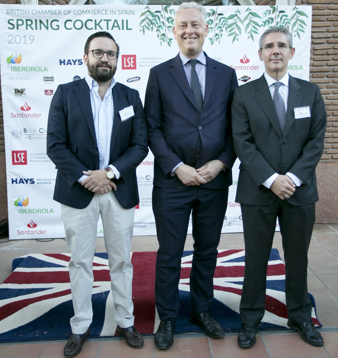 PCongresosCord's tweet image. La British Chamber of Commerce ha celebrado su tradicional #SpringCocktail en la residencia del embajador Simon Manley, con más de 250 asistentes. Entre ellos, el Palacio de Congresos, junto a su socio estratégico @PREIPER, quienes mostraron #CórdobaEsp como destino de negocios.