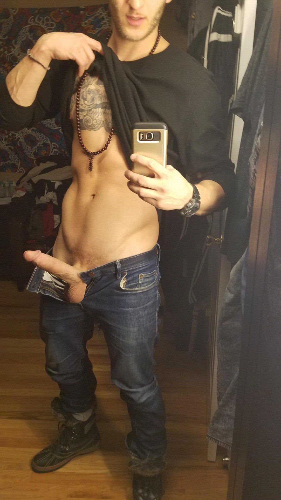 D8S98vfXoAAlm-c.jpg:large