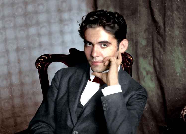CircoloLettori's tweet photo. Nel mattino ancor vivo
io volevo essere io.
Cuore.

(Anima,
fatti color d’arancia.
Anima,
fatti color d’amore)

☞ Federico García Lorca
nato il #5giugno 1898 https://t.co/Zg8xTyXxOM