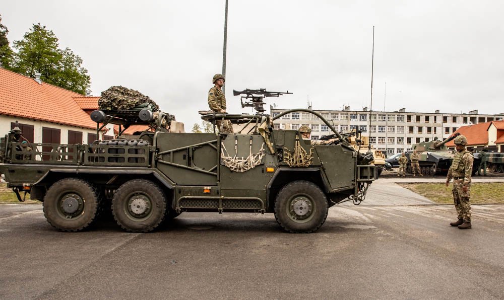 BG_Poland_eFP's tweet photo. #WeaponsWednesday Can you name all these tactical vehicles and to which respective country they belong to?
#StrongEurope #WeAreNATO #BGpol @SHAPE_NATO @TNNationalGuard @PANationalGuard https://t.co/LDeW4z6YSC