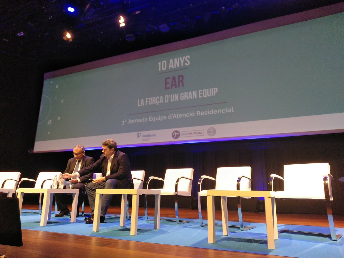 grupmutuam's tweet photo. Francesc Brosa, director general de Grup Mutuam, i Adrià Comella, director del CatSalut, donen el tret de sortida a la Jornada #10anysEAR. https://t.co/vR3bVf01xb