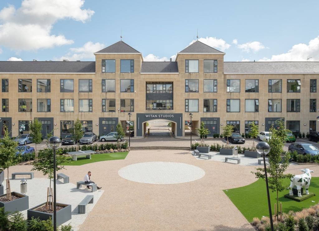 Witan_Studios's tweet photo. Happy #WorldEnvironmentDay! Here's to sustainable green spaces, even hiding away in busy city centres ๐ฑ๐ #LoveMK #justaddpeople #yourspaceyourway #flexiblelease #shorttermlease #hasslefree #officespace https://t.co/cvVKDbTZ5y