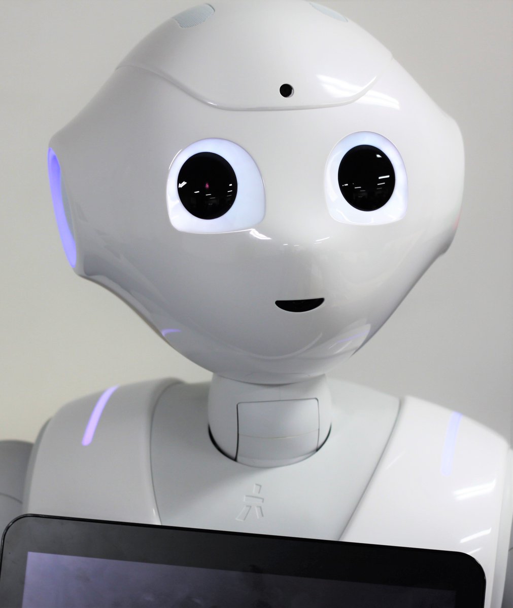 Roboter Pepper unterwegs auf der <a href="/auto_elect/">automation&electro</a>  #Pepper ...🤖🤖🤖 >> technik-und-wissen.ch/detail/eventbl…