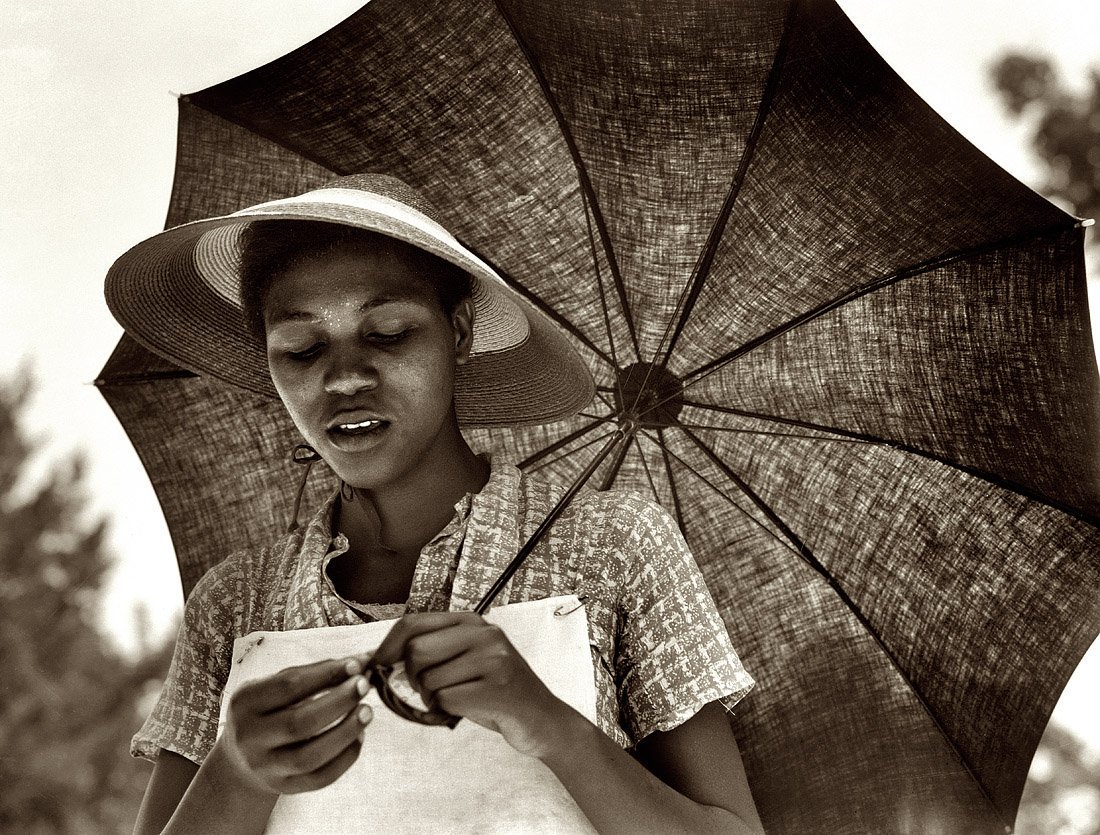 Dorothea Lange, Girl with an umbrella, Louisiana, 1937 #womensart