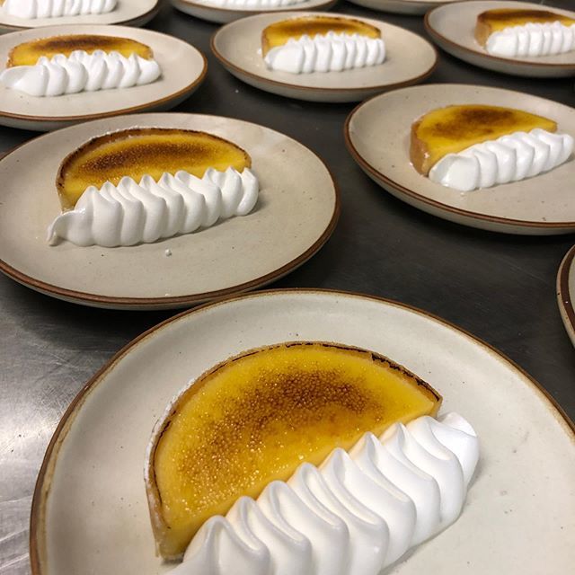 gullychef's tweet photo. My lemon tart ๐ on tour, with Italian meringue made from the excess whites.
Super fine pastry ๐ฅฎ and glazed amalfi lemon curd.
#evelynstable
#gullychef
#chefsofinstagram
#masterbaker
#chefstagram
#discoveringchefs https://t.co/HjzlmbBaae https://t.co/VYi6bPq0z5