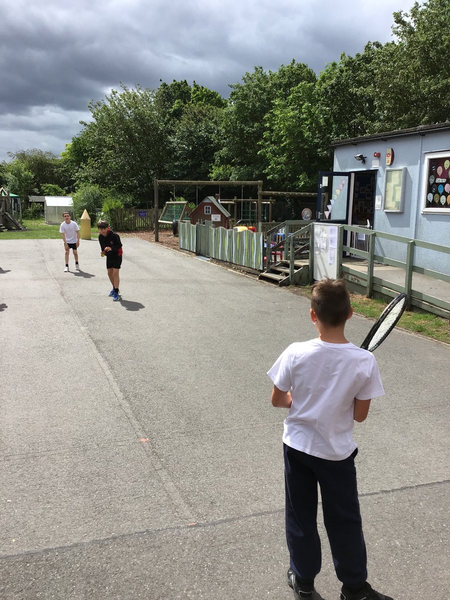 bluejohn_av's tweet photo. Brilliant start to our tennis sessions! @SchVillage @VillageAlbert https://t.co/DKzGU8J30I